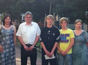 (v. l. K. Brenner, T. Frommann, D. Rath mit Familie)