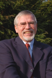 Dr. Manfred Hüllemann
