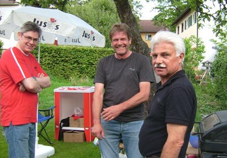 Die Grillmeister: T. Frommann, V. Schmitz, S. Varol (v.l.n.r)
